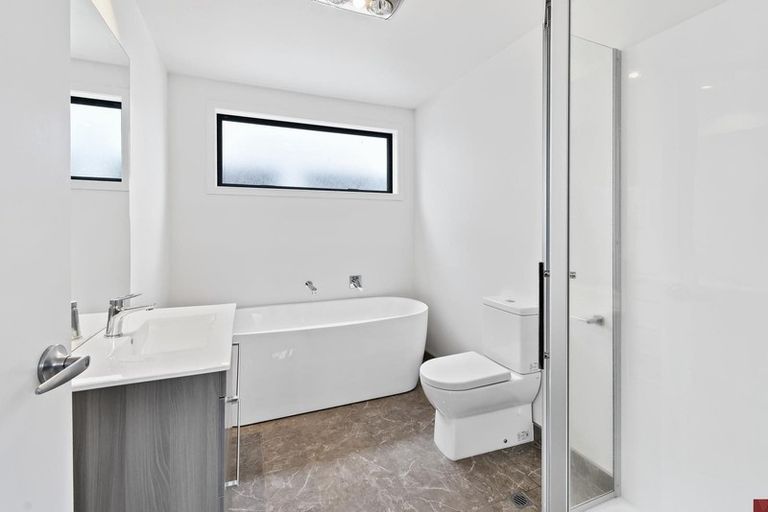 Photo of property in 7 Tapuwae Way, Mangere Bridge, Auckland, 2022