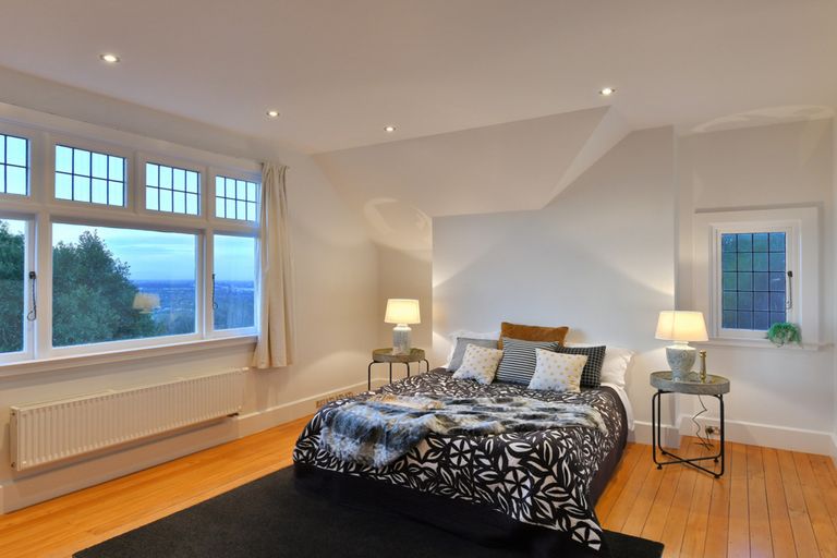 Photo of property in 103 Hackthorne Road, Cashmere, Christchurch, 8022