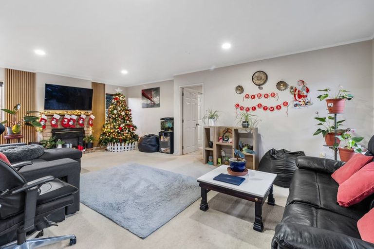 Photo of property in 58 Garton Drive, Massey, Auckland, 0614