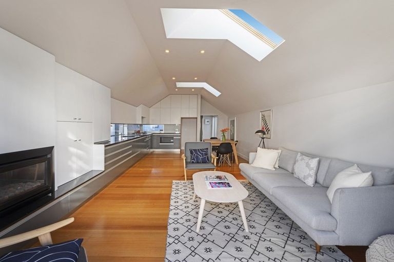 Photo of property in 63 Brougham Street, Mount Victoria, Wellington, 6011