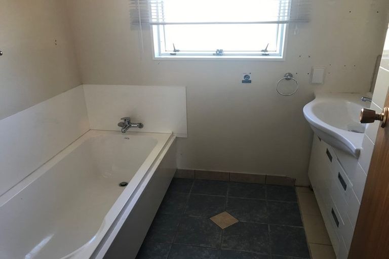 Photo of property in 19 Cassley Crescent, Papakowhai, Porirua, 5024