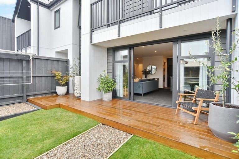 Photo of property in 15 Holmes Hanover Lane, Halswell, Christchurch, 8025