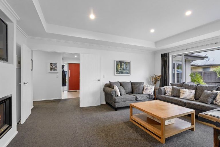 Photo of property in 25 Holbrook Way, Westmorland, Christchurch, 8025