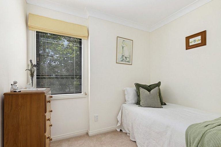 Photo of property in 10 Joseph Banks Drive, Whitby, Porirua, 5024