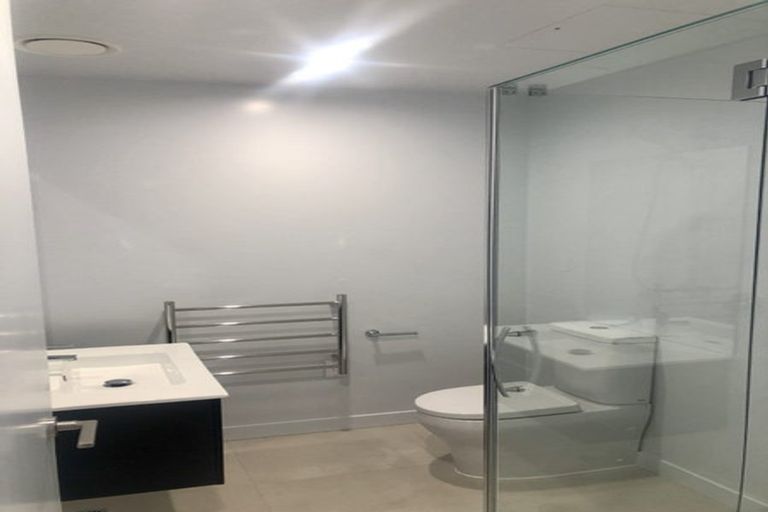 Photo of property in Frank Sargeson Apts, 1/74g Anzac Street, Takapuna, Auckland, 0622