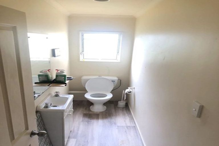 Photo of property in Chantelle Close, 44e Lavery Place, Sunnynook, Auckland, 0632