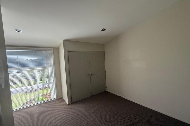 Photo of property in 112 Kittiwake Drive, Schnapper Rock, Auckland, 0632