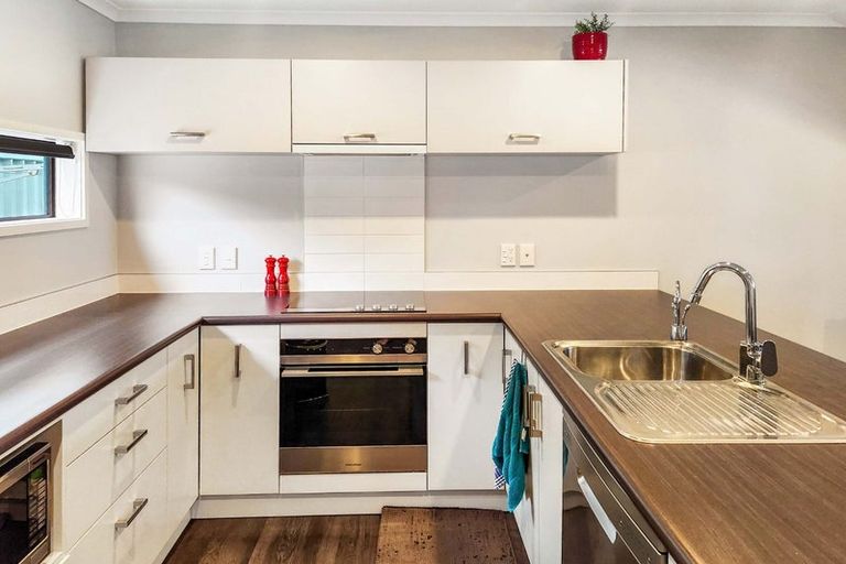 Photo of property in 20 Latimer Way, Petone, Lower Hutt, 5012