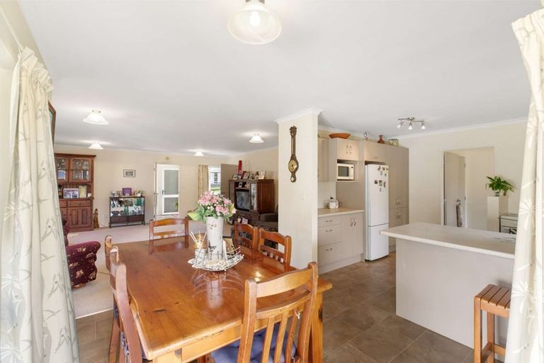 Photo of property in 90 Victoria Street, Coromandel, 3506