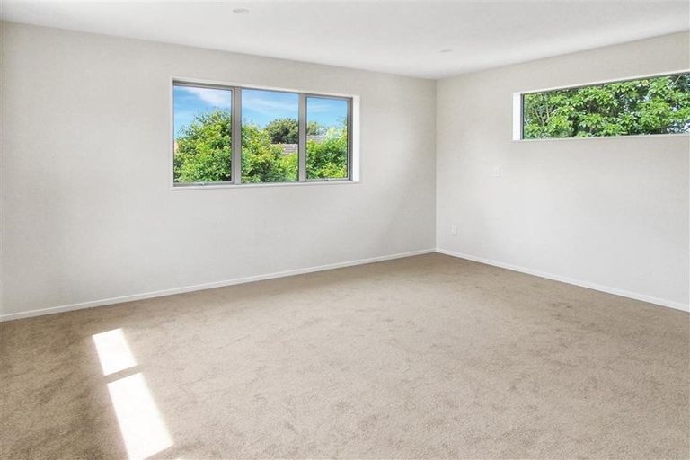 Photo of property in 38b West Harbour Drive, West Harbour, Auckland, 0618