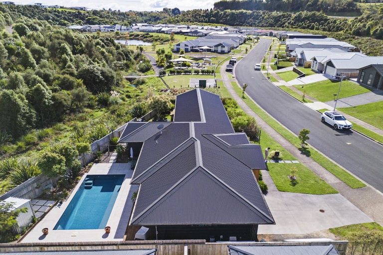 Photo of property in 38 Pakanga Grove, Pyes Pa, Tauranga, 3112