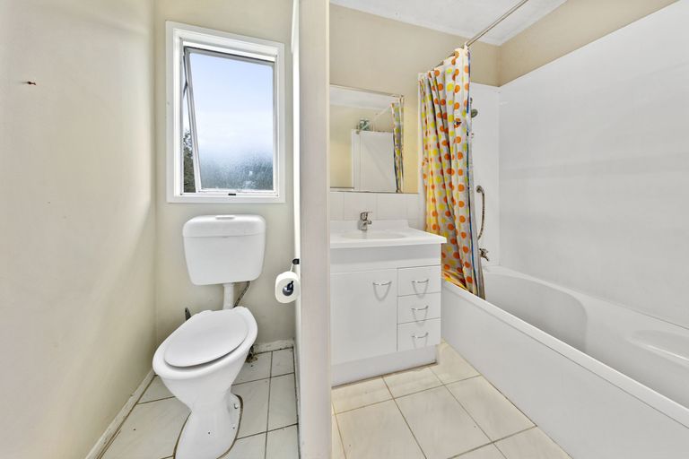 Photo of property in 56 Peverill Crescent, Papatoetoe, Auckland, 2025