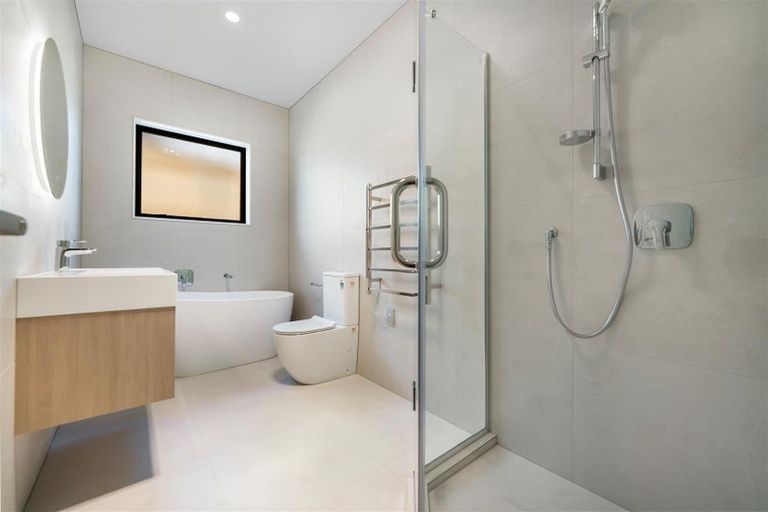 Photo of property in 42 Whakairo Crescent, Gulf Harbour, Whangaparaoa, 0930