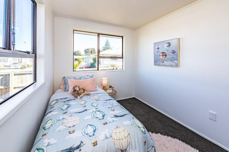 Photo of property in 4 Kupe Place, Castlecliff, Whanganui, 4501