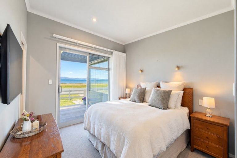 Photo of property in 989 East Coast Road, Kaiaua, Miranda, 2473
