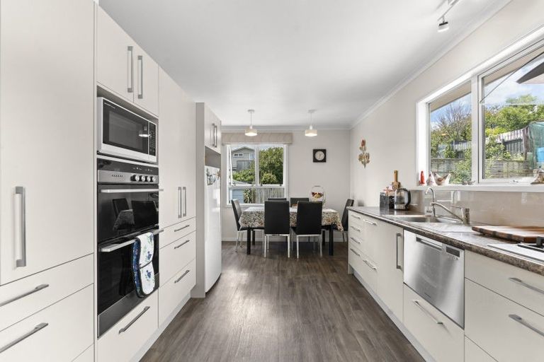 Photo of property in 4b Clerke Place, Marfell, New Plymouth, 4310