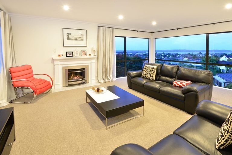 Photo of property in 3 Matisse Drive, West Harbour, Auckland, 0618