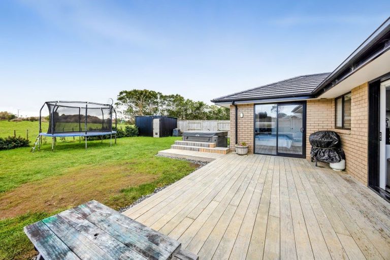 Photo of property in 1 Macbeth Street, Stratford, 4332