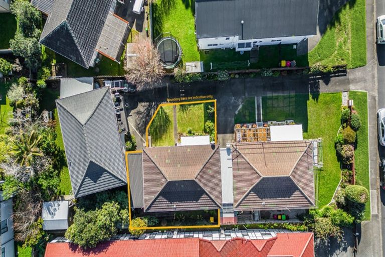Photo of property in 2/438 Hibiscus Coast Highway, Orewa, 0931