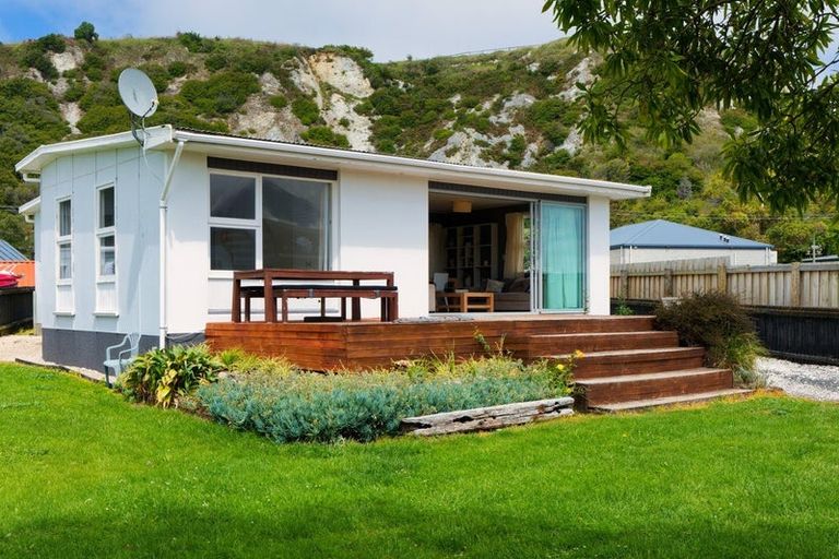 Photo of property in 1 Wakatu Quay, Kaikoura, 7300