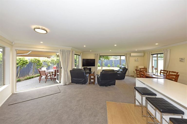 Photo of property in 53 Skyedale Drive, Harewood, Christchurch, 8051