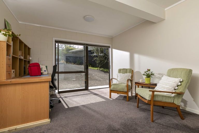 Photo of property in 7 Chardon Place, Henderson, Auckland, 0612
