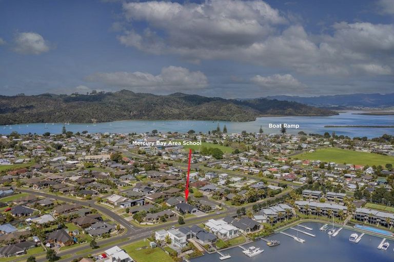 Photo of property in 10 Kupe Drive, Whitianga, 3510