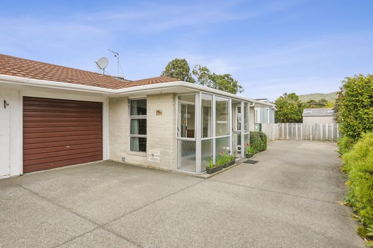 Photo of property in 18a Rewarewa Crescent, Waikanae, 5036