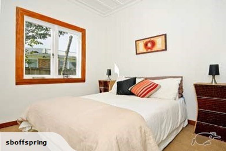 Photo of property in 8 Oxford Street, Fairfield, Hamilton, 3214