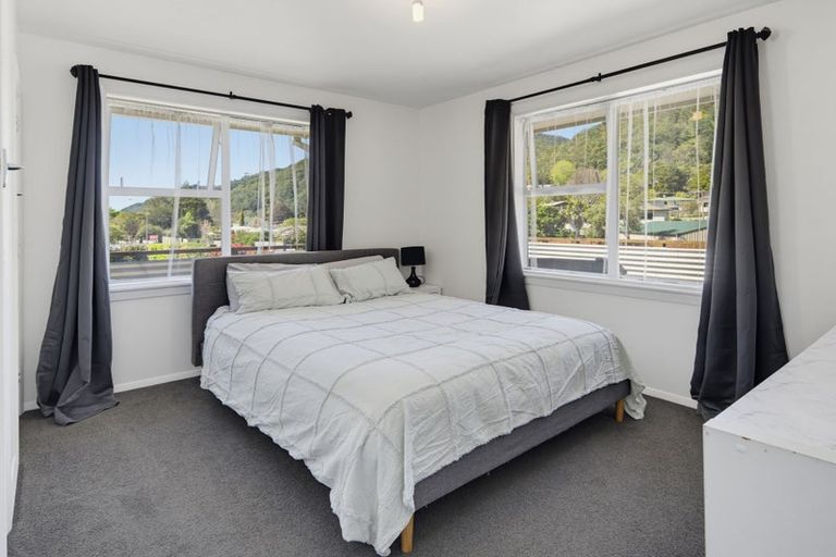 Photo of property in 51 Wairau Road, Picton, 7220