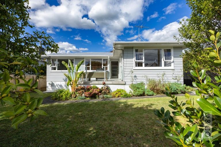 Photo of property in 17 Tapu Road, Huapai, Kumeu, 0810