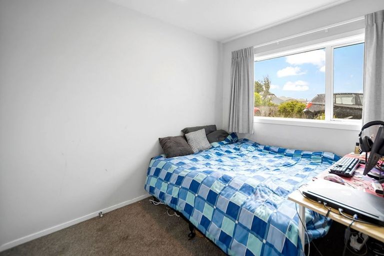 Photo of property in 3a Hillview Crescent, Paparangi, Wellington, 6037