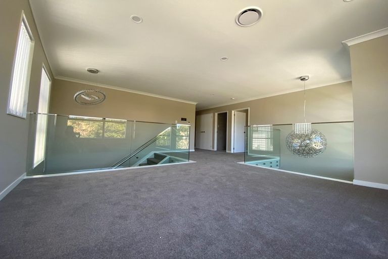 Photo of property in 30 Godfrey Drive, Orewa, 0931