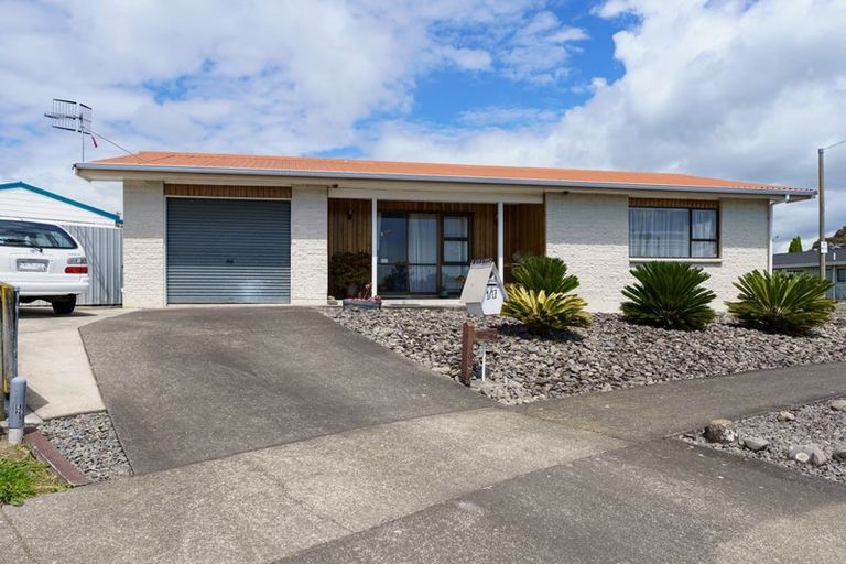 Photo of property in 1/17 Townshend Crescent, Greenmeadows, Napier, 4112