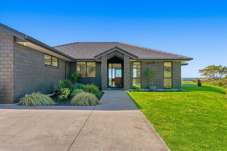Photo of property in 25 Morepork Way, Papamoa, 3183
