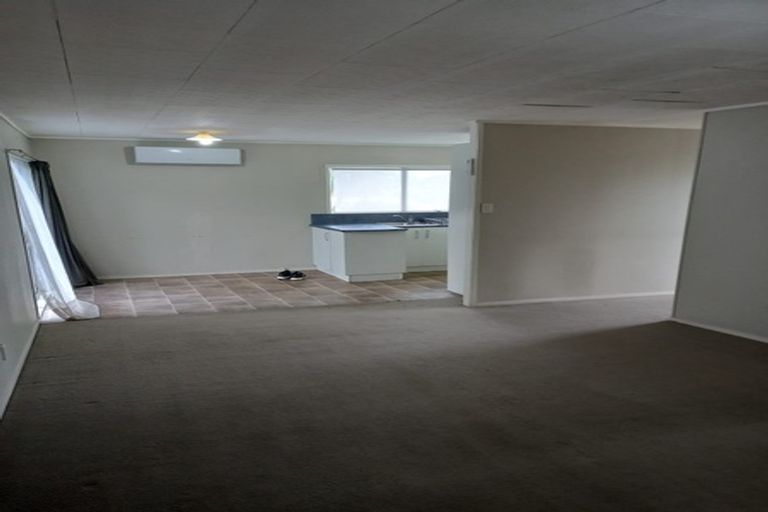 Photo of property in 13 Landow Place, Henderson, Auckland, 0612