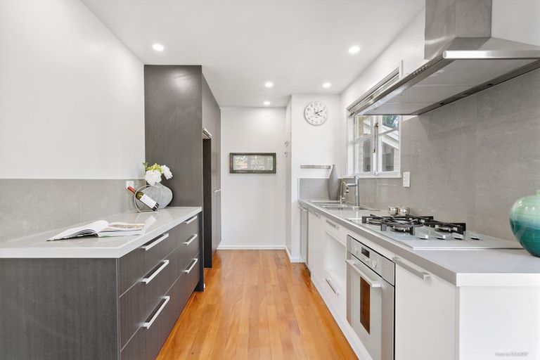 Photo of property in 20 Alamein Road, Panmure, Auckland, 1072