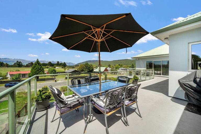 Photo of property in 25 Muriwai Drive, Manapouri, 9679