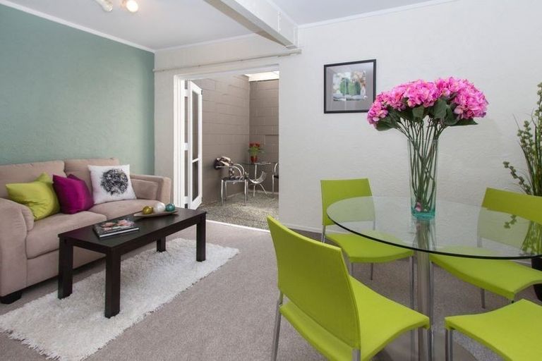 Photo of property in 1/104 Pakuranga Road, Pakuranga, Auckland, 2010