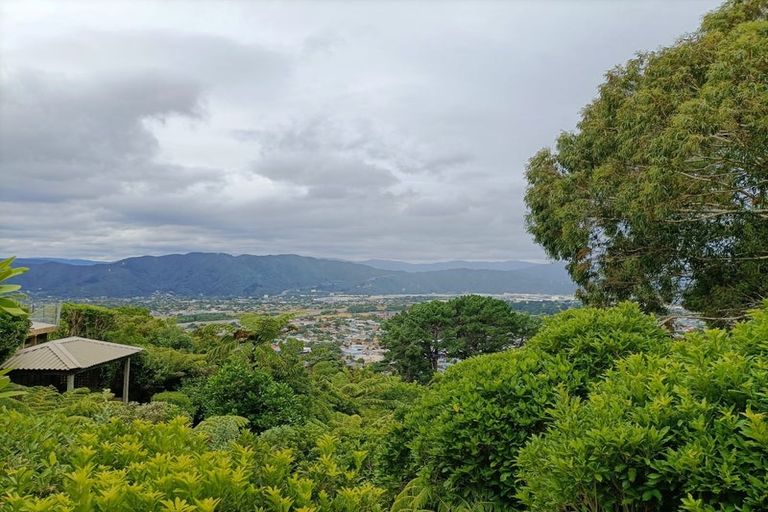 Photo of property in 7a Chestnut Grove, Maungaraki, Lower Hutt, 5010