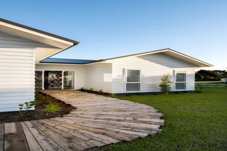 Photo of property in 12 Willow Lane, Acacia Bay, Taupo, 3385