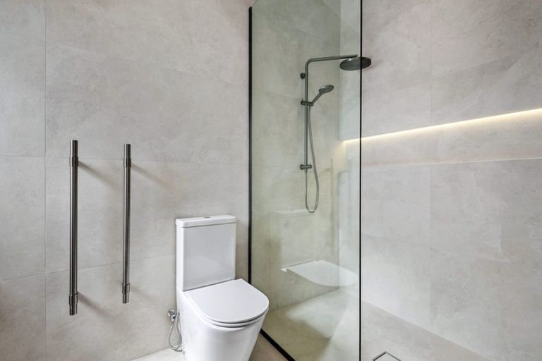 Photo of property in 8a Serrata Place, Browns Bay, Auckland, 0630