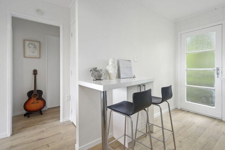 Photo of property in 11/19a Verbena Road, Birkdale, Auckland, 0626