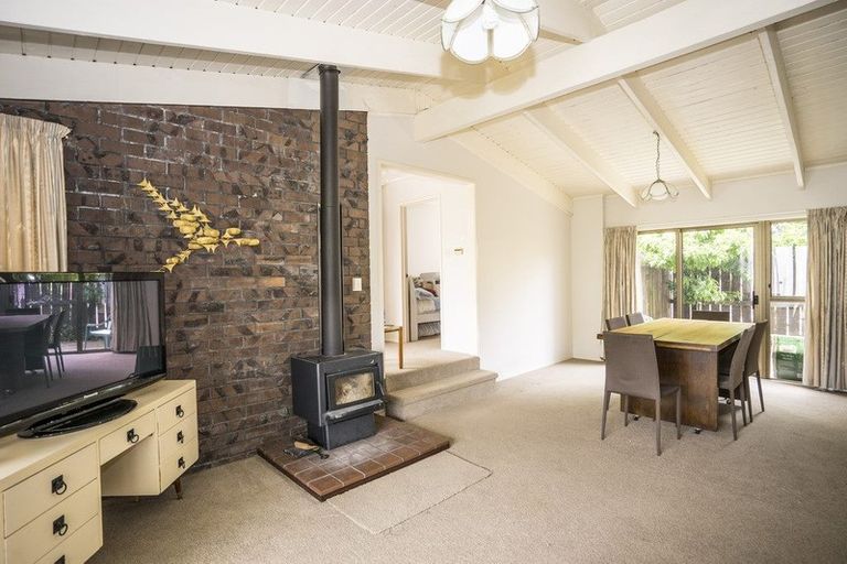 Photo of property in 5 Holyoake Place, Chatswood, Auckland, 0626