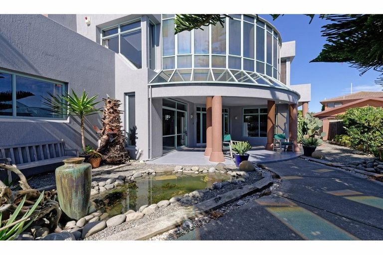 Photo of property in 191 Marine Parade, New Brighton, Christchurch, 8083