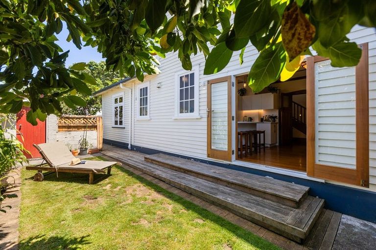 Photo of property in 42 Barriball Street, Fitzroy, New Plymouth, 4312