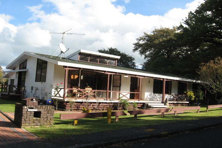 Photo of property in 1 Bridge Street, Tirau, 3410