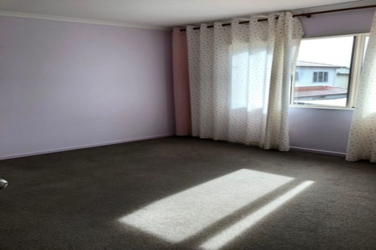 Photo of property in 25 Maypark Crescent, Flat Bush, Auckland, 2016
