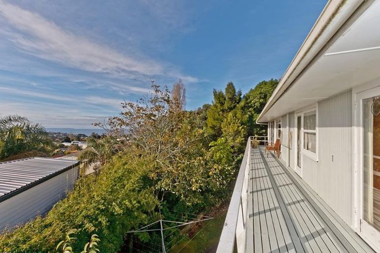 Photo of property in 269 East Coast Road, Mairangi Bay, Auckland, 0630
