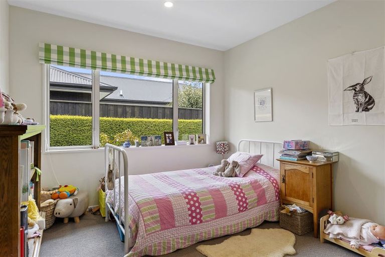 Photo of property in 16 Hakatere Road, Pegasus, 7612